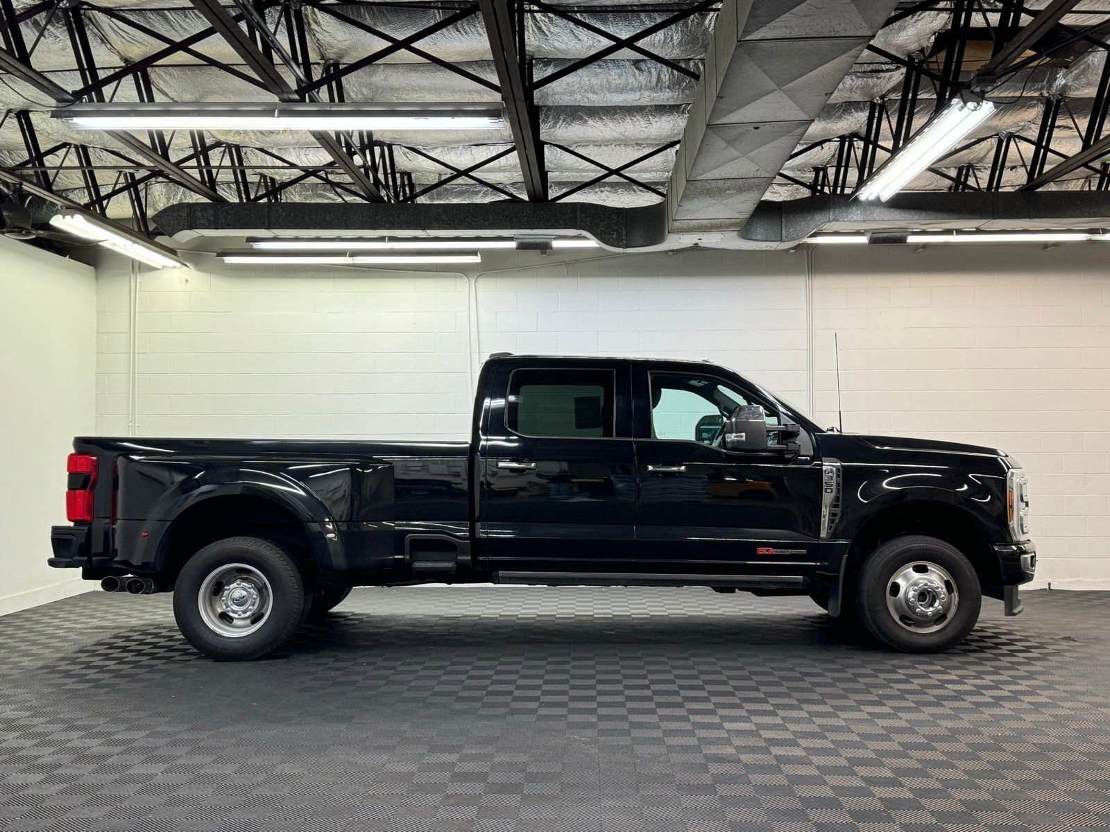 Used 2024 Ford F350 Platinum AWD/4WD image 4