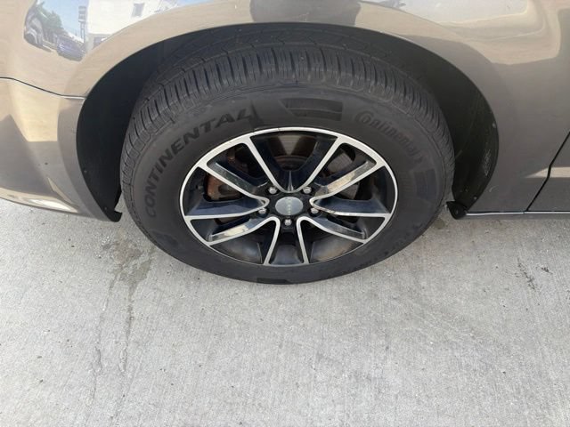Used 2017 Dodge Grand Caravan SE FWD image 9