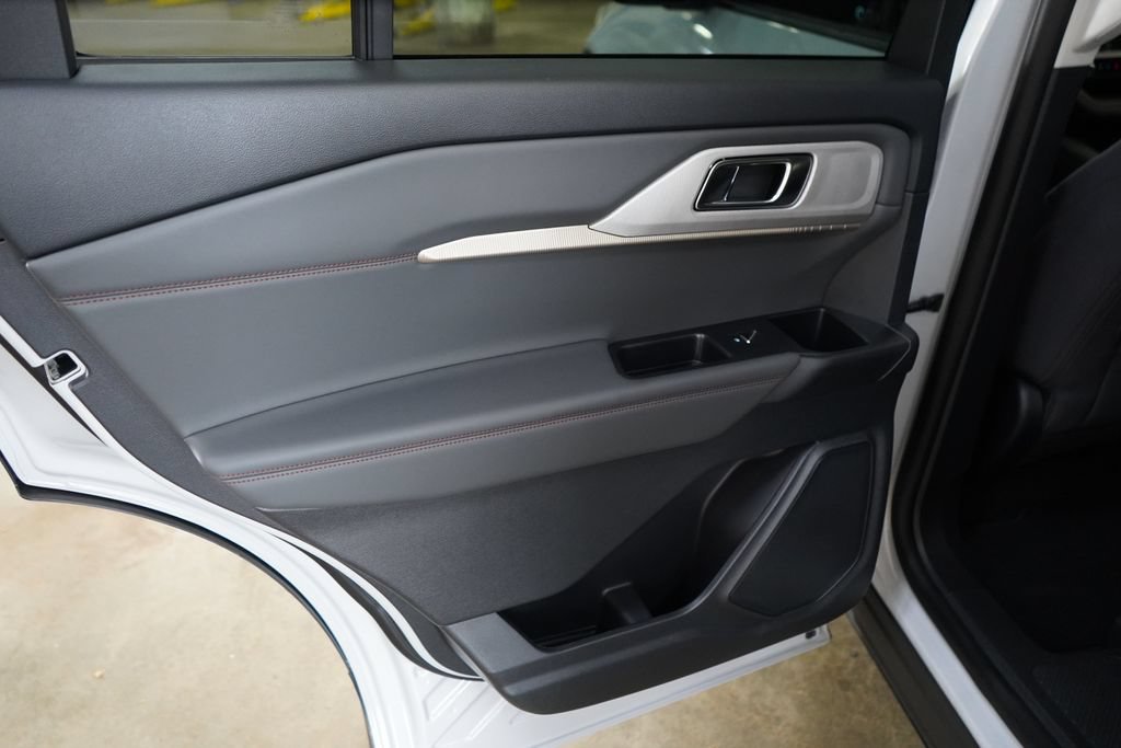 New 2026 Ford Explorer Active RWD image 29