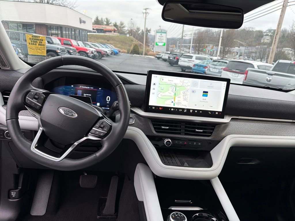 Used 2025 Ford Explorer Platinum w/ Ultimate Package image 23