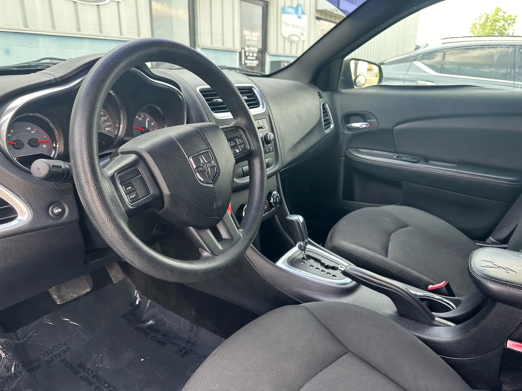 Used 2013 Dodge Avenger SE FWD image 7