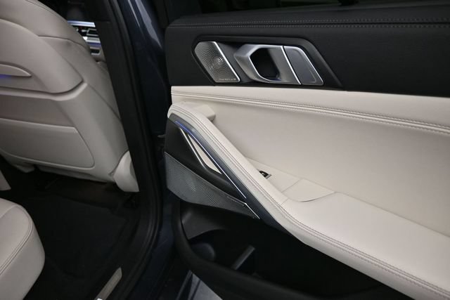 Used 2021 BMW X6 M50i w/ Executive Package AWD/4WD image 21