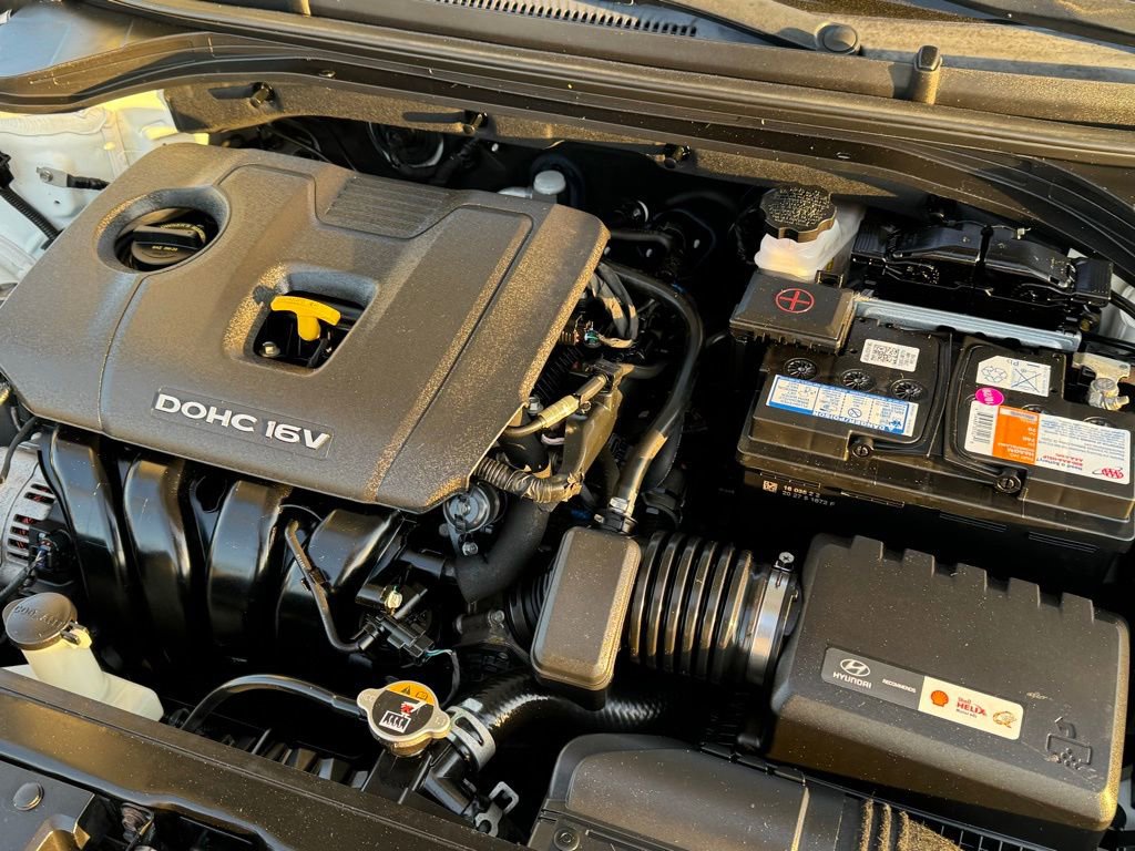 Used 2017 Hyundai Elantra SE image 28