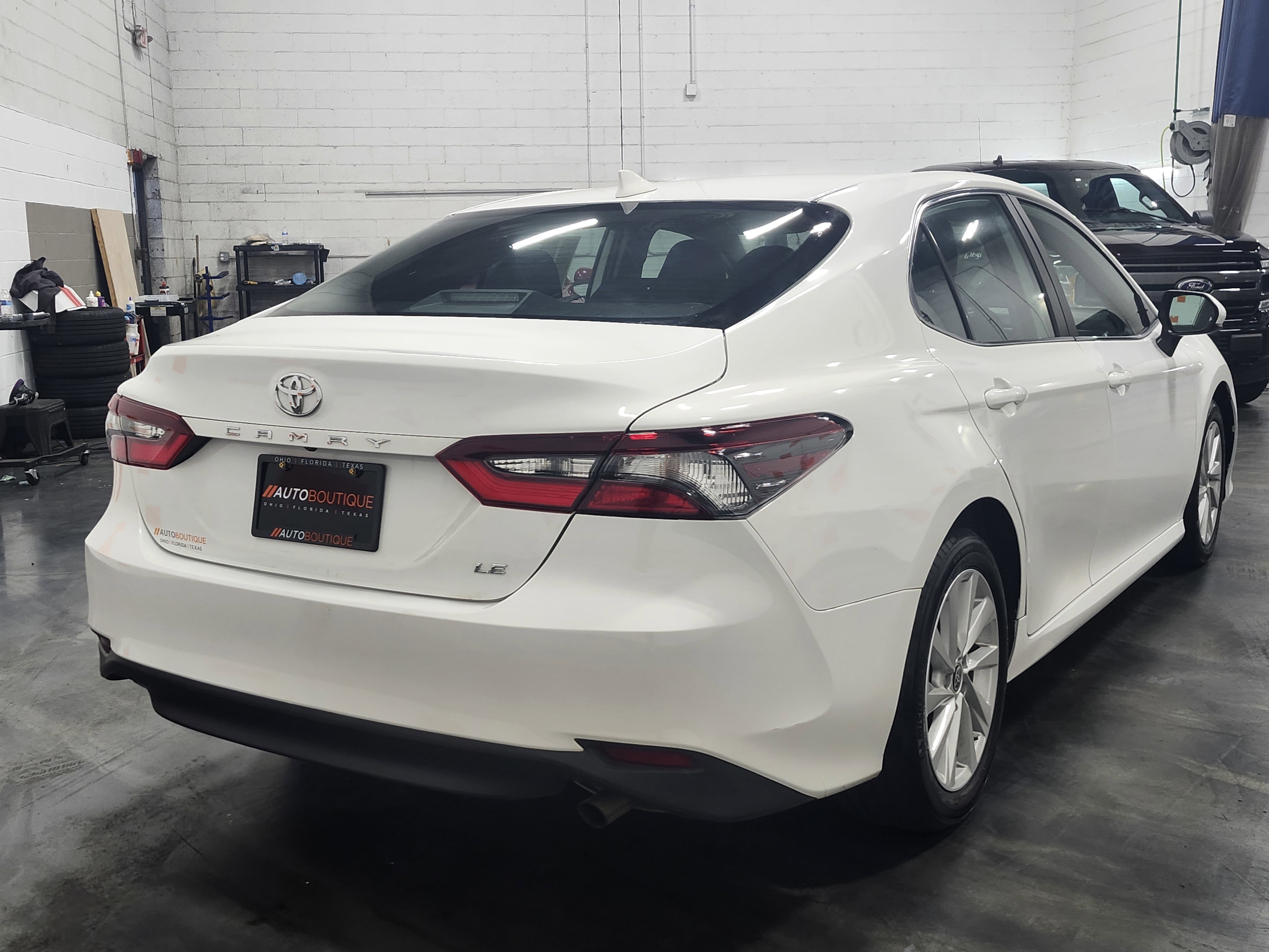 Used 2024 Toyota Camry LE image 10