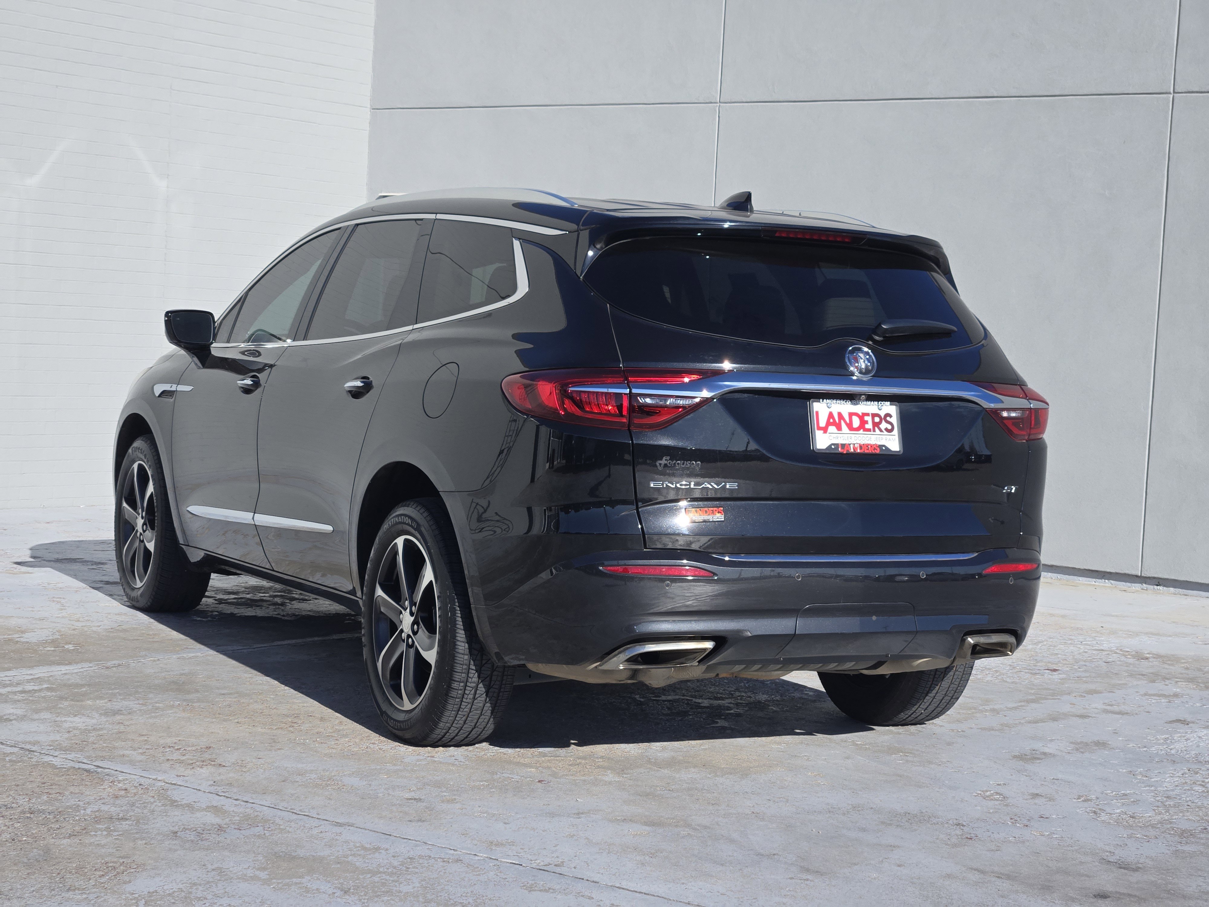 Used 2020 Buick Enclave Essence w/ Sport Touring Edition image 6