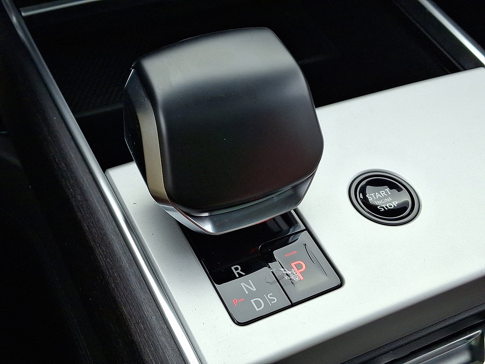 New 2026 Land Rover Range Rover SV image 13