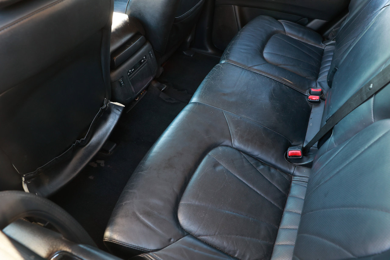 Used 2012 INFINITI QX56 2WD w/ Deluxe Touring Pkg image 10