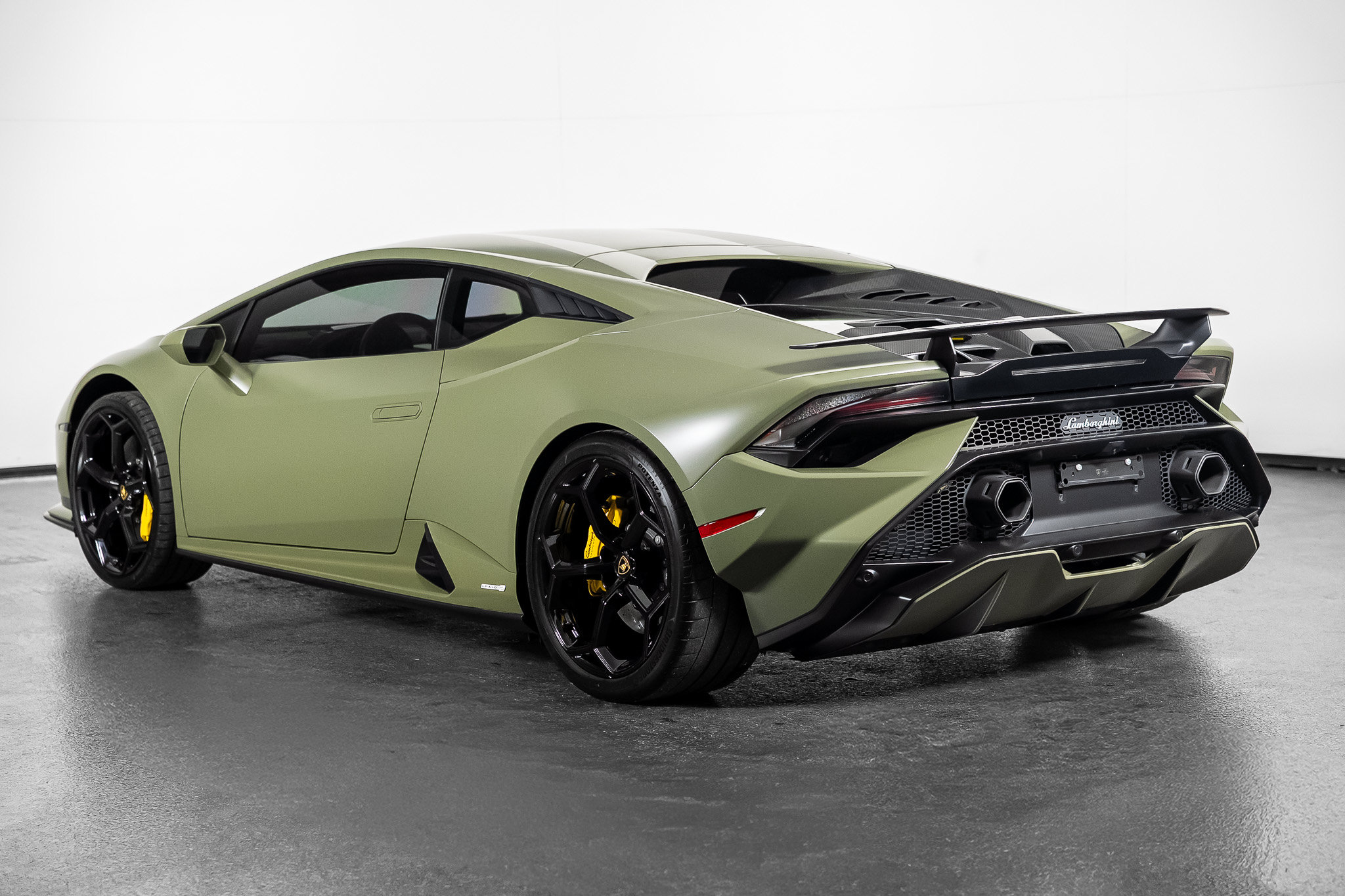Used 2023 Lamborghini Huracan Tecnica RWD image 22