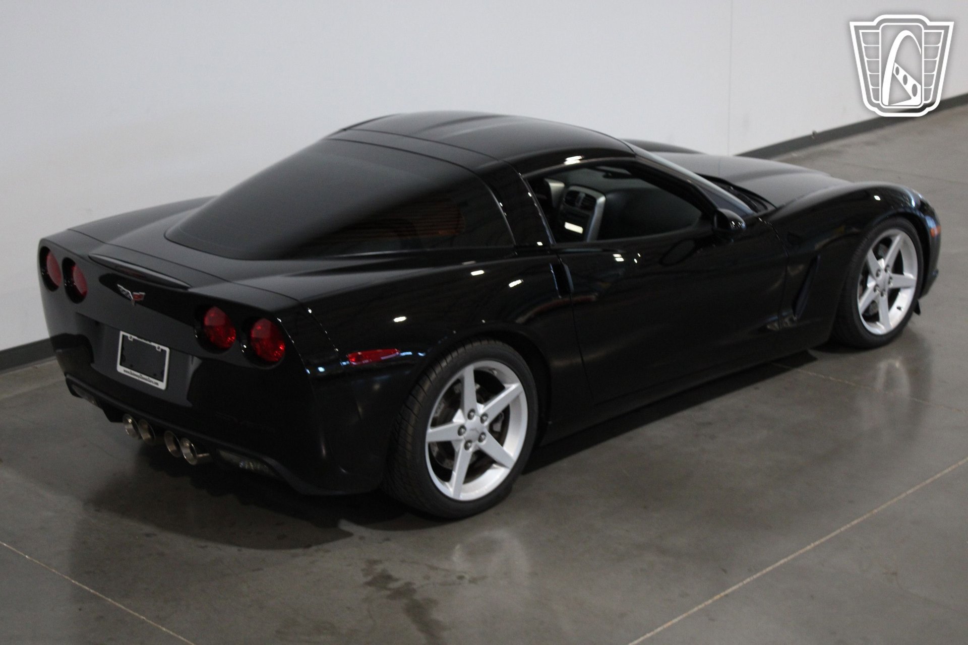Used 2005 Chevrolet Corvette Coupe w/ Preferred Equipment Group RWD image 8