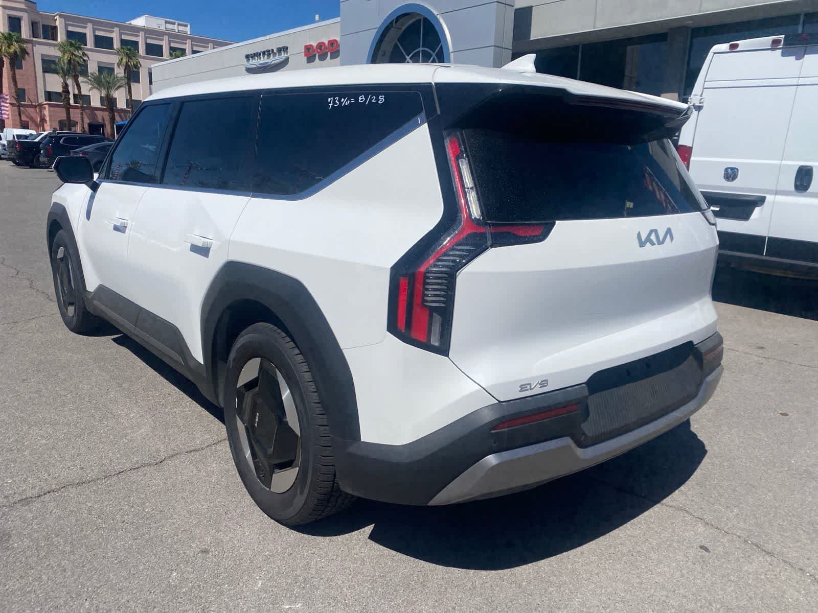 Used 2024 Kia EV9 Light Long Range RWD image 8
