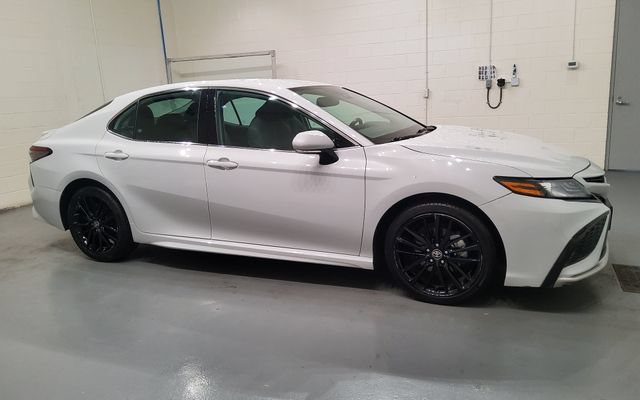 Used 2024 Toyota Camry XSE FWD image 8