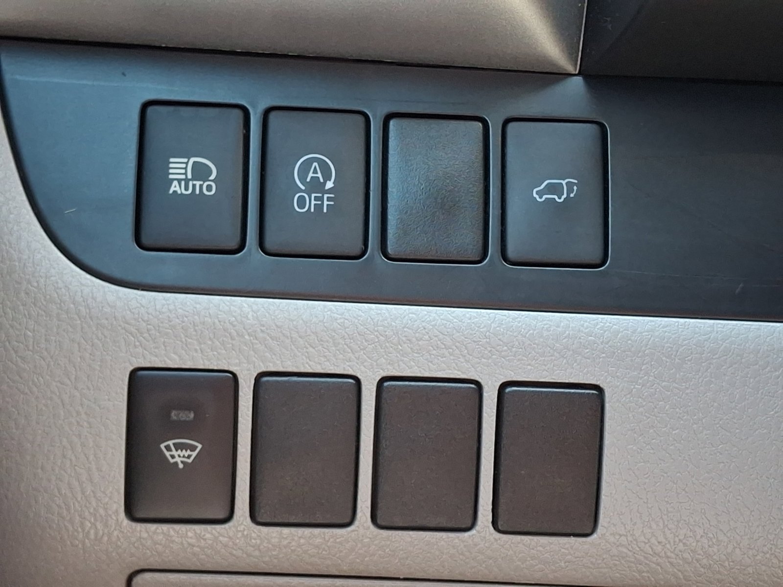 Used 2018 Toyota Highlander XLE image 29