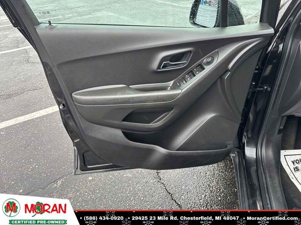 Used 2021 Chevrolet Trax LS w/ Tint and Cruise Package image 9