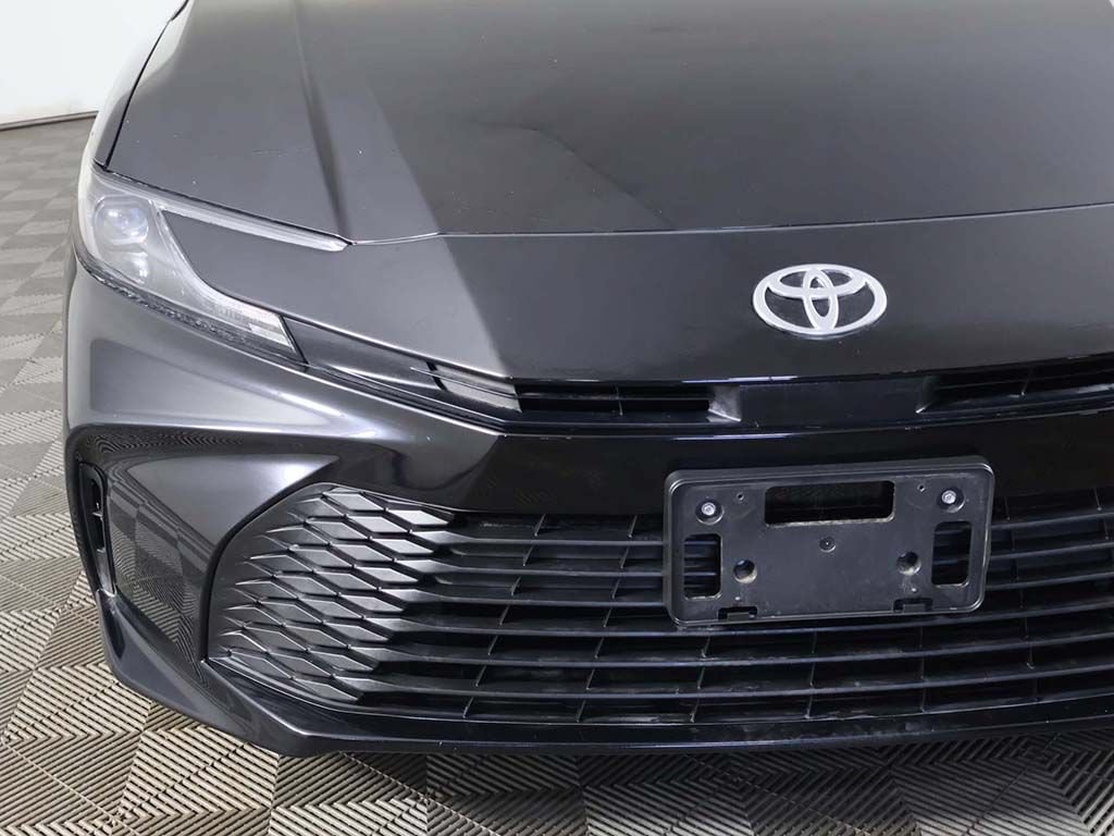 Used 2025 Toyota Camry LE FWD image 11