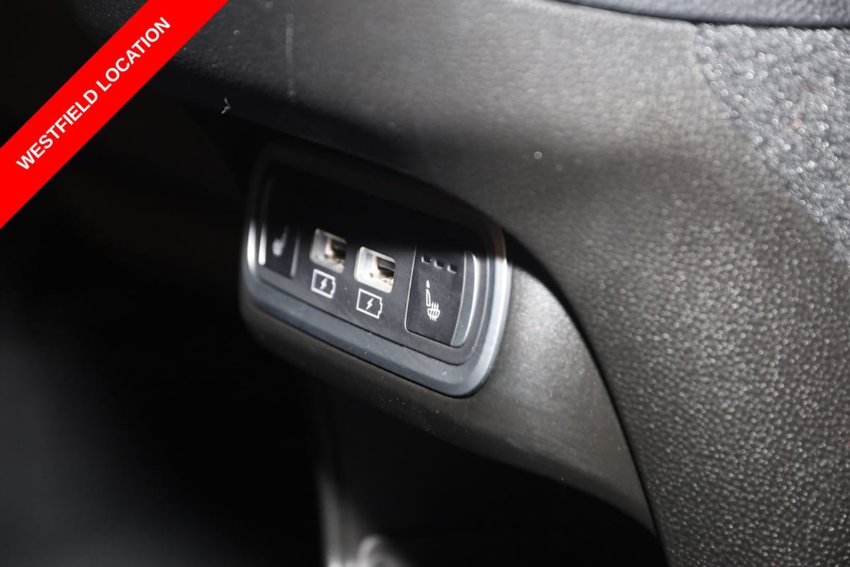 Used 2024 Alfa Romeo Stelvio Ti AWD/4WD image 16