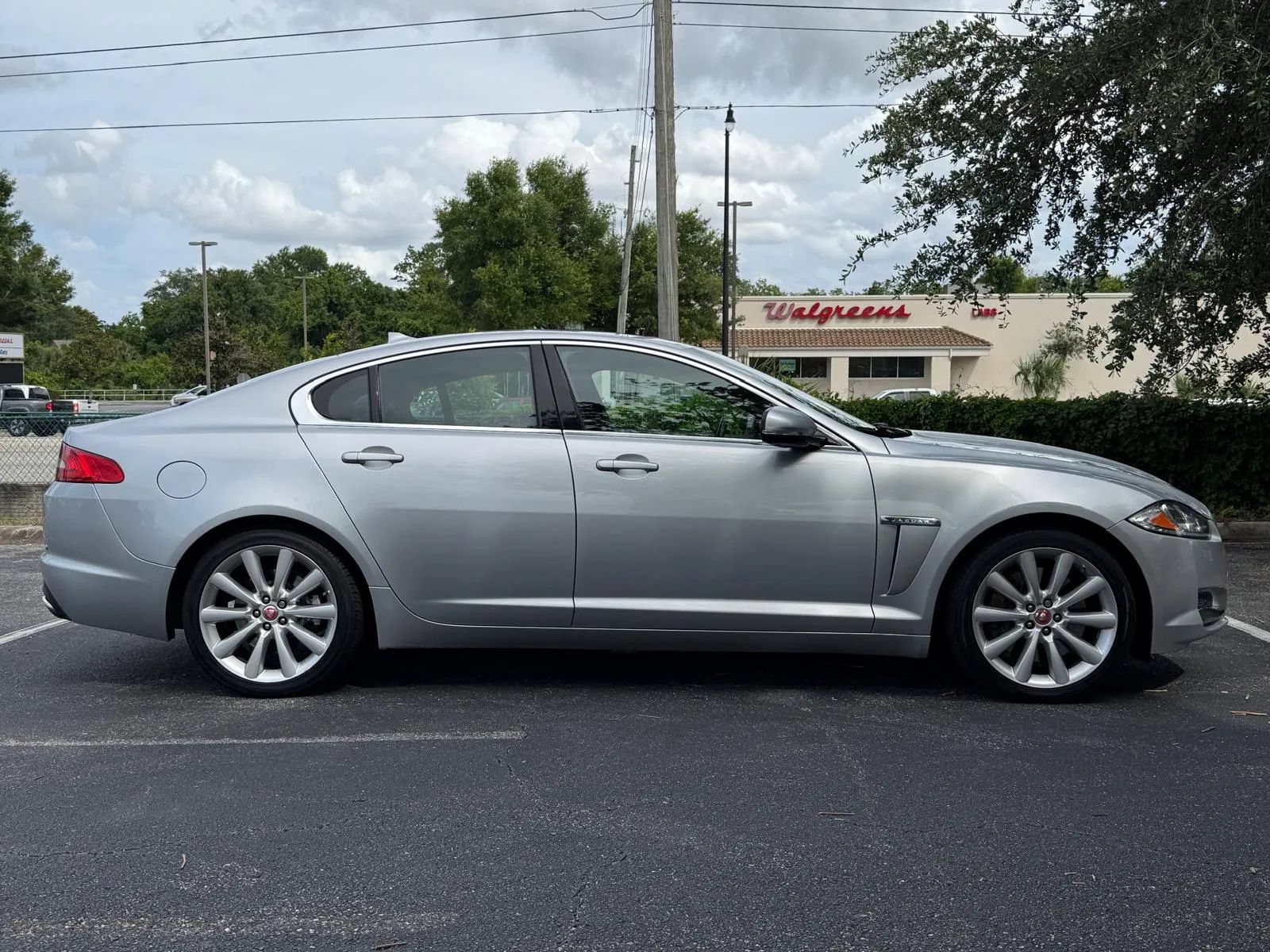 Used 2014 Jaguar XF 3.0 AWD/4WD image 4