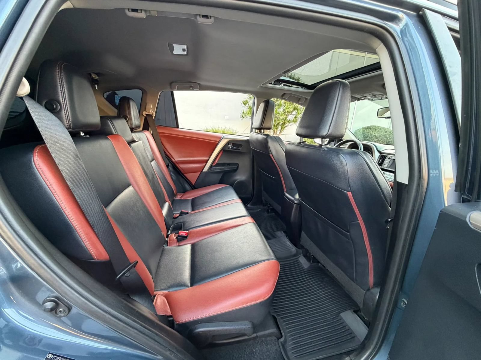 Used 2013 Toyota RAV4 Limited FWD image 13