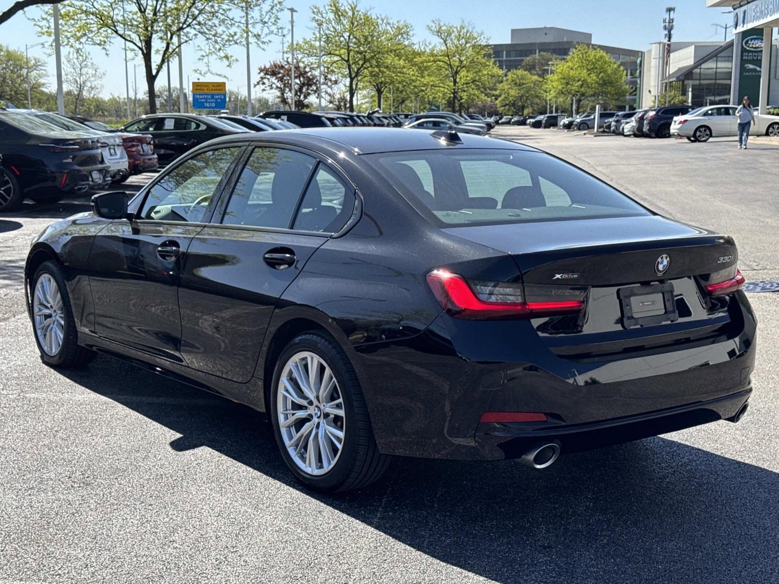 Certified 2023 BMW 330i xDrive Sedan w/ Convenience Package AWD/4WD image 7