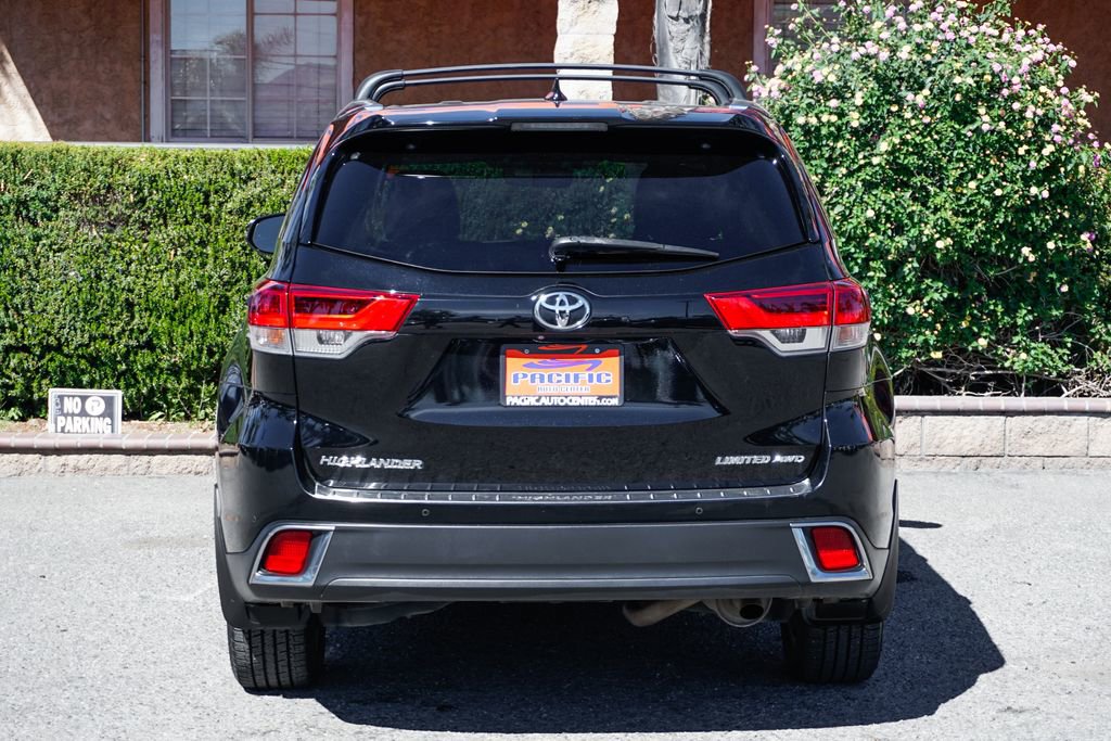 Used 2018 Toyota Highlander Limited Platinum image 7