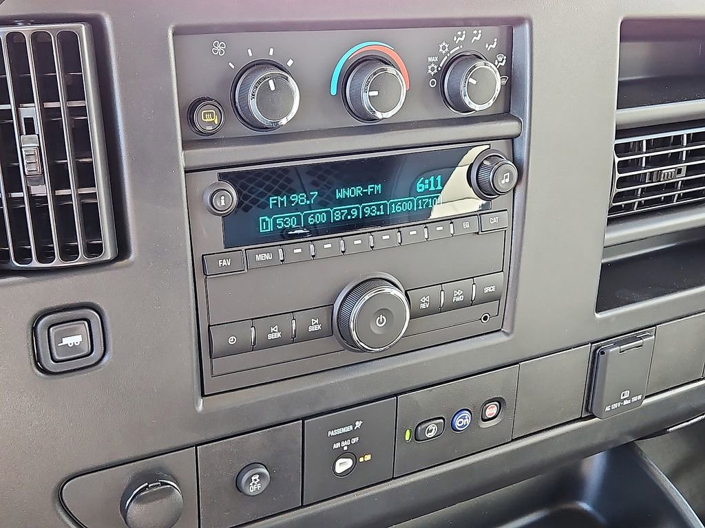 New 2025 Chevrolet Express 2500 Work Van 3D Cargo Van w/ Driver Convenience Package image 10