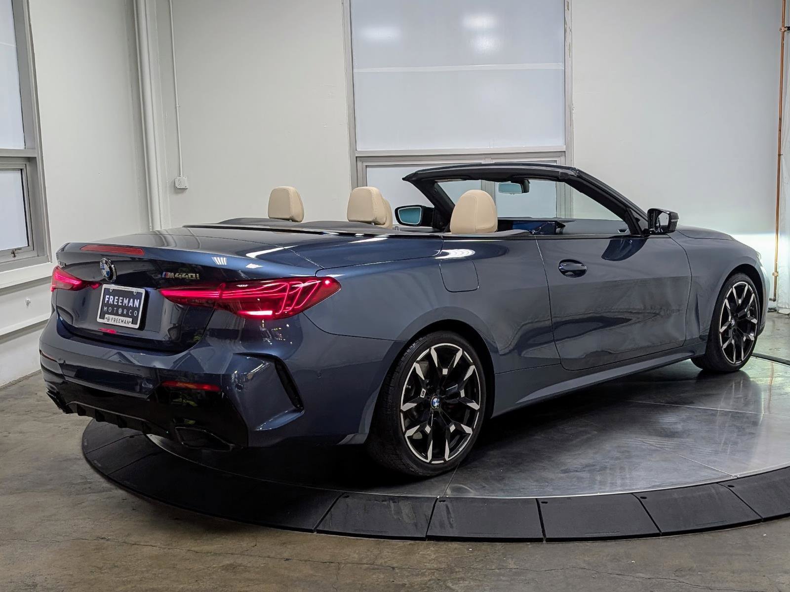 Used 2025 BMW 440i xDrive Convertible w/ Premium Package AWD/4WD image 17