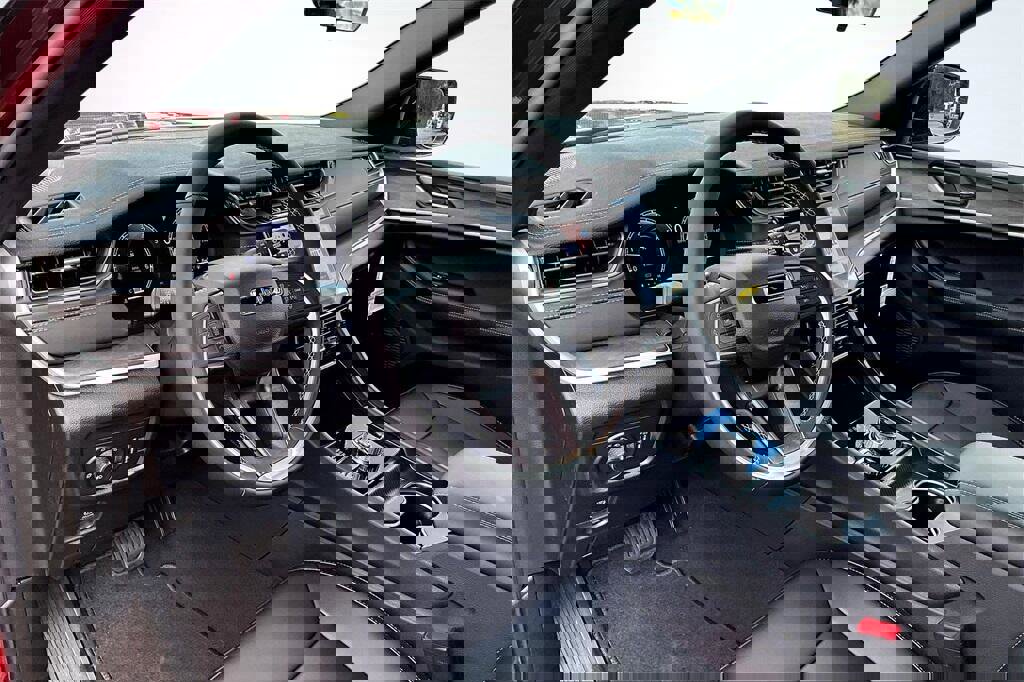 New 2025 Jeep Grand Cherokee L Limited image 6