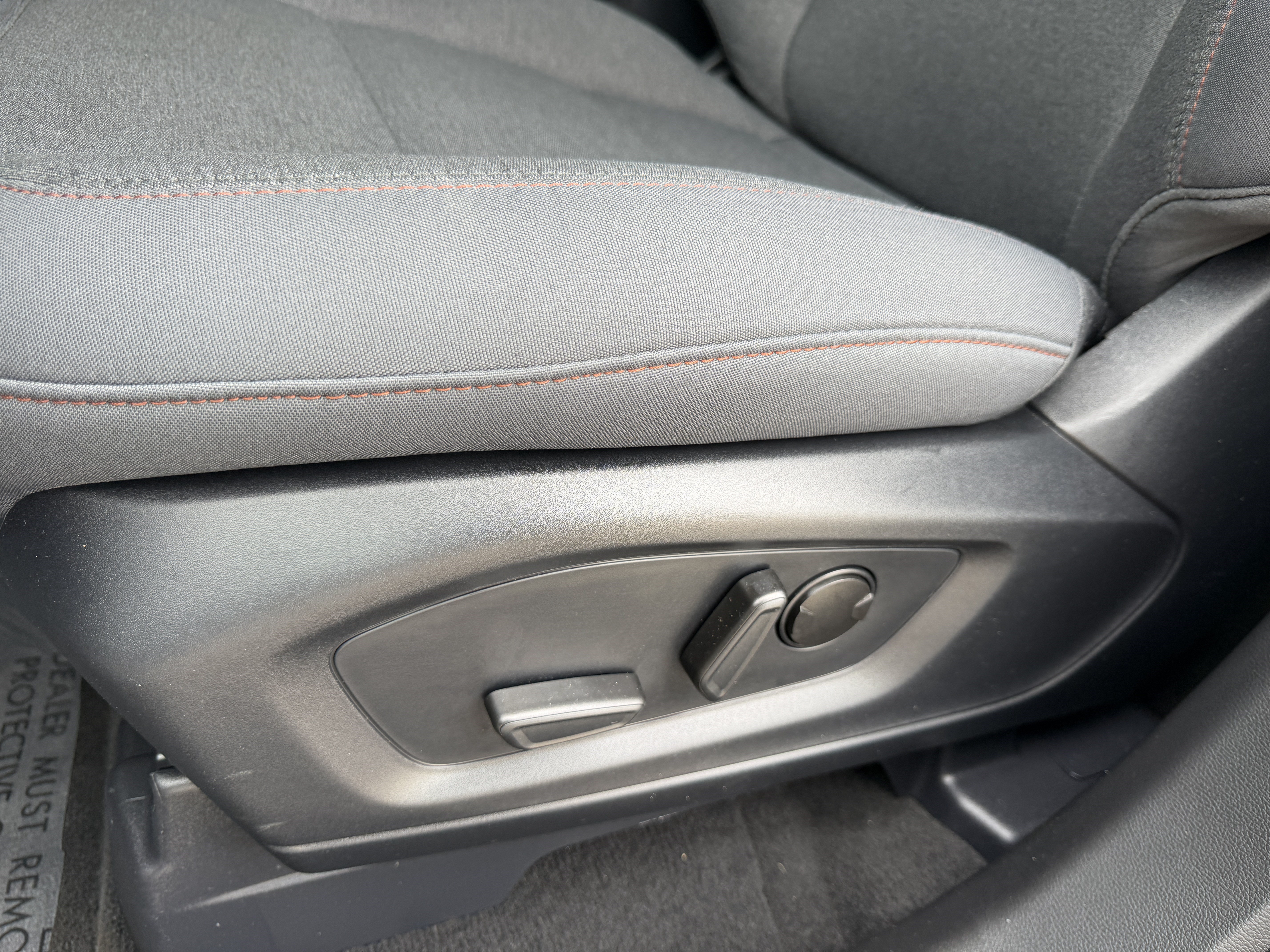Used 2025 Ford Explorer Active RWD image 15