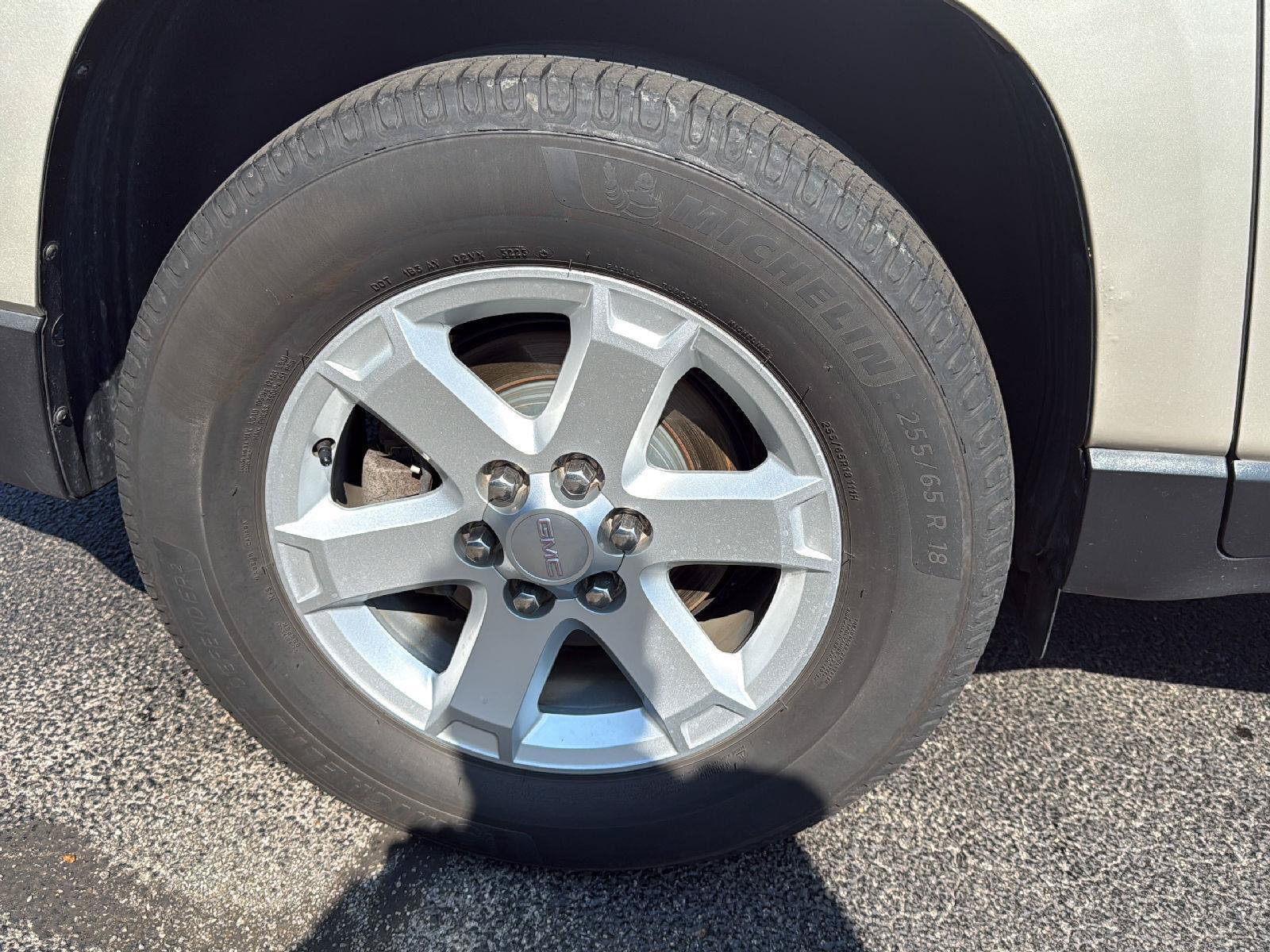 Used 2016 GMC Acadia SLE AWD/4WD image 34