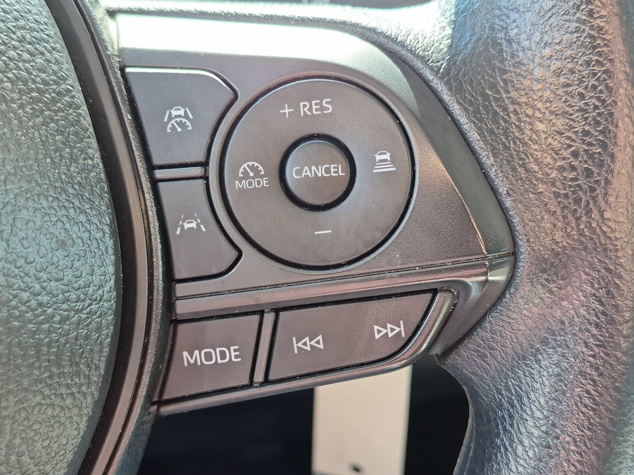 Used 2025 Toyota Corolla LE FWD image 17