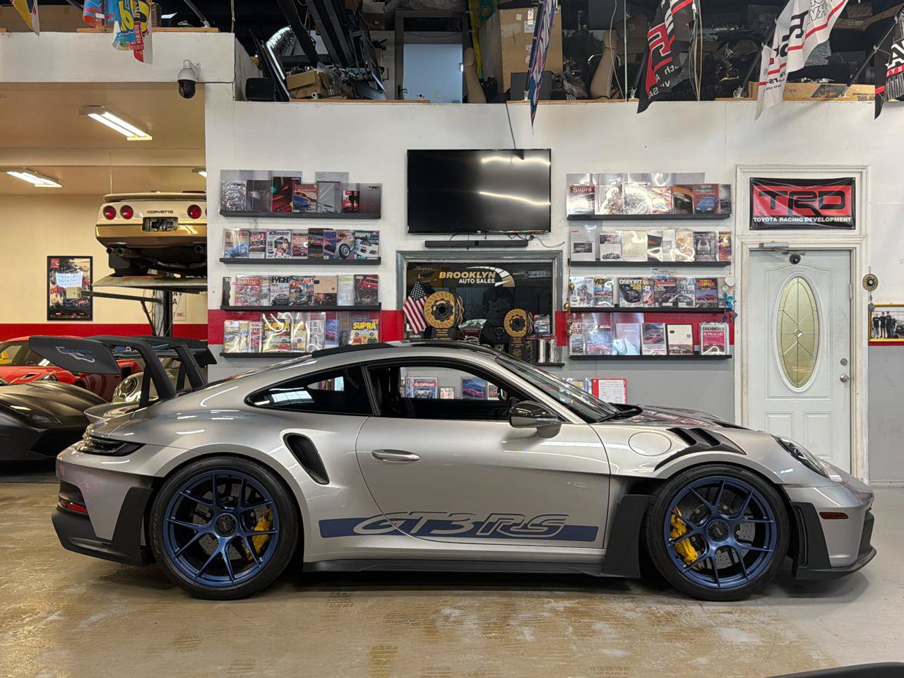 Used 2024 Porsche 911 GT3 RS RWD image 5