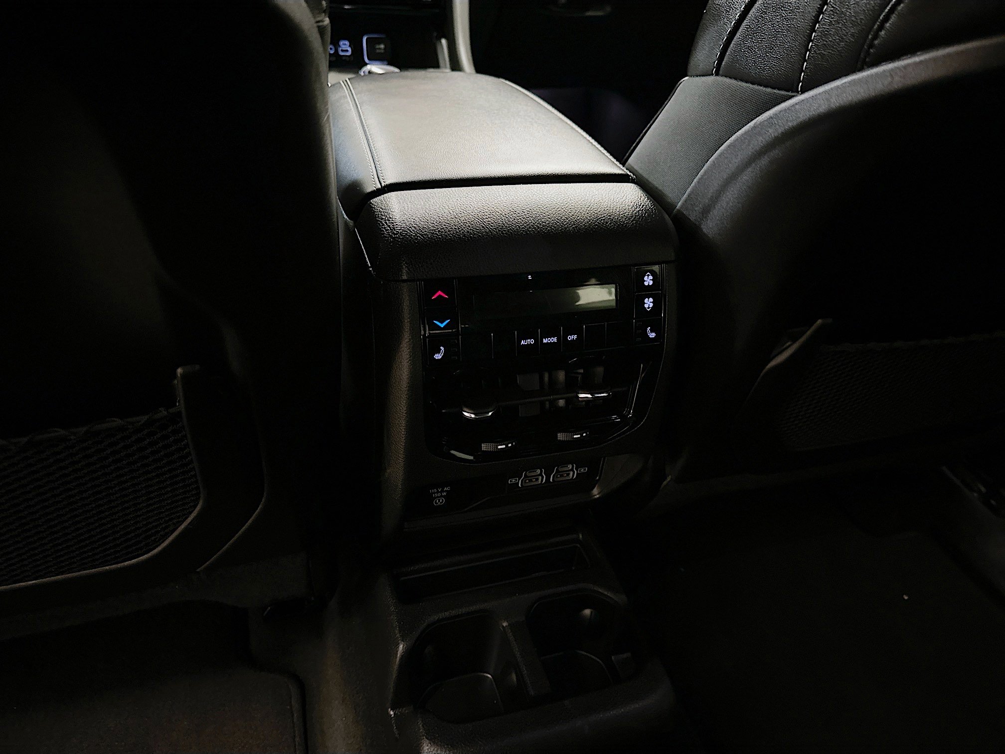 Used 2024 Jeep Grand Cherokee L Limited w/ Luxury Tech Group II image 29