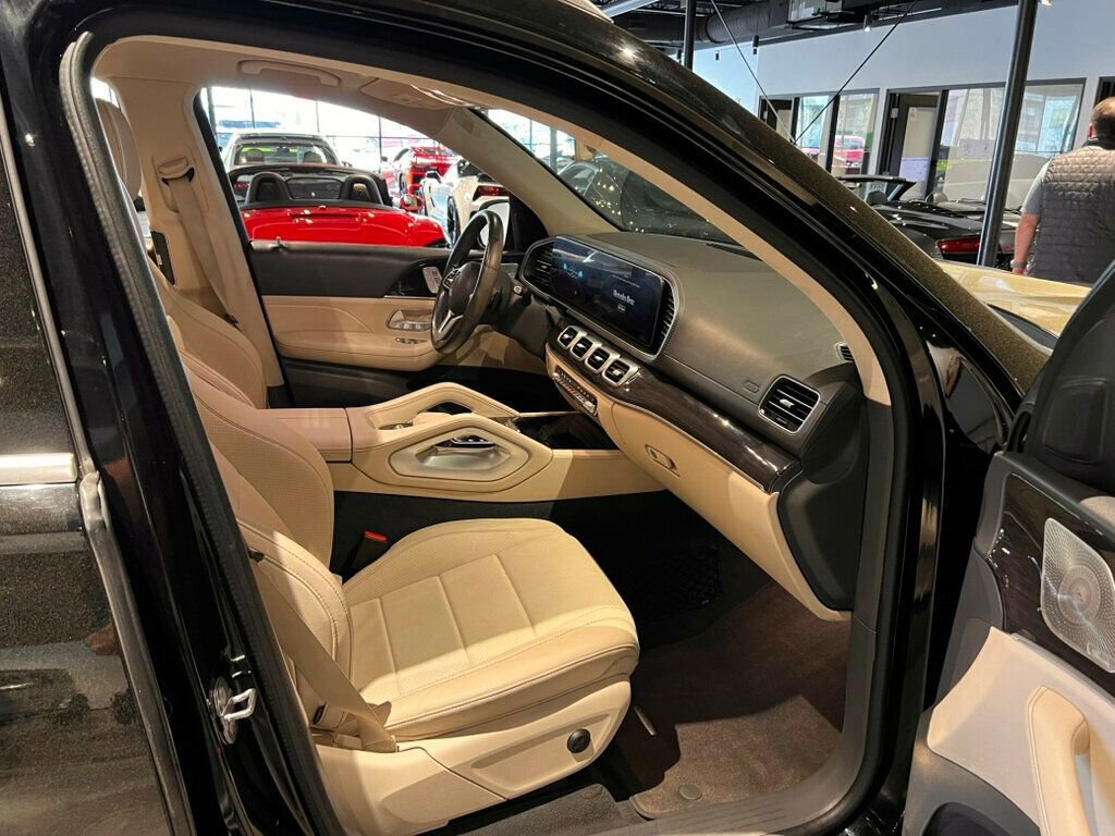 Used 2020 Mercedes-Benz GLS 450 4MATIC image 29