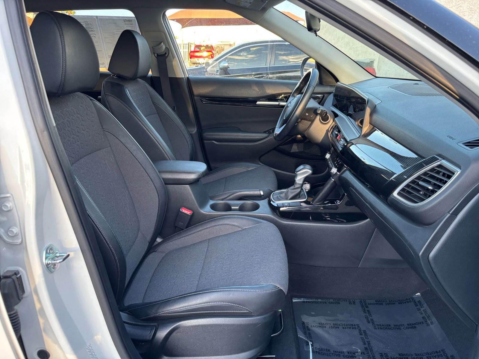 Used 2025 Kia Seltos S image 37