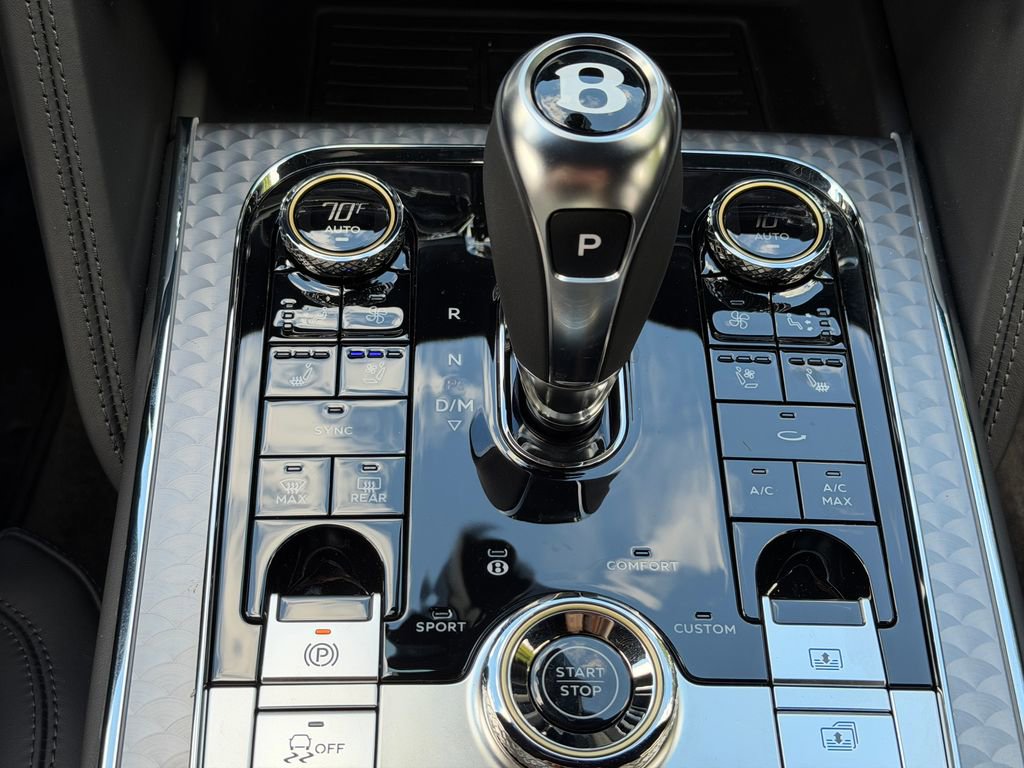 New 2025 Bentley Flying Spur Plug-In Hybrid image 31