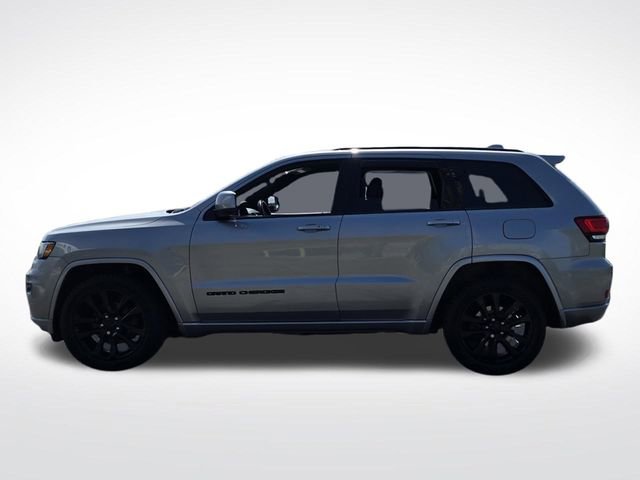 Used 2017 Jeep Grand Cherokee Altitude image 5