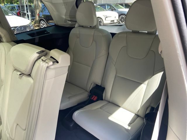 New 2026 Volvo XC90 T8 Ultra w/ Protection Package Premier AWD/4WD image 17