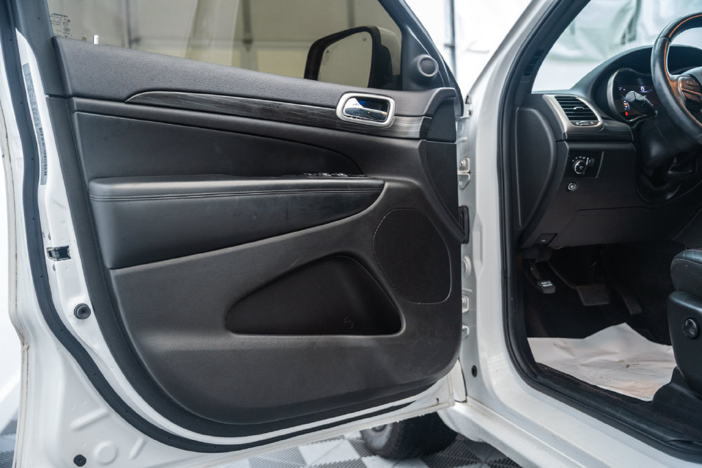Used 2019 Jeep Grand Cherokee Altitude AWD/4WD image 42