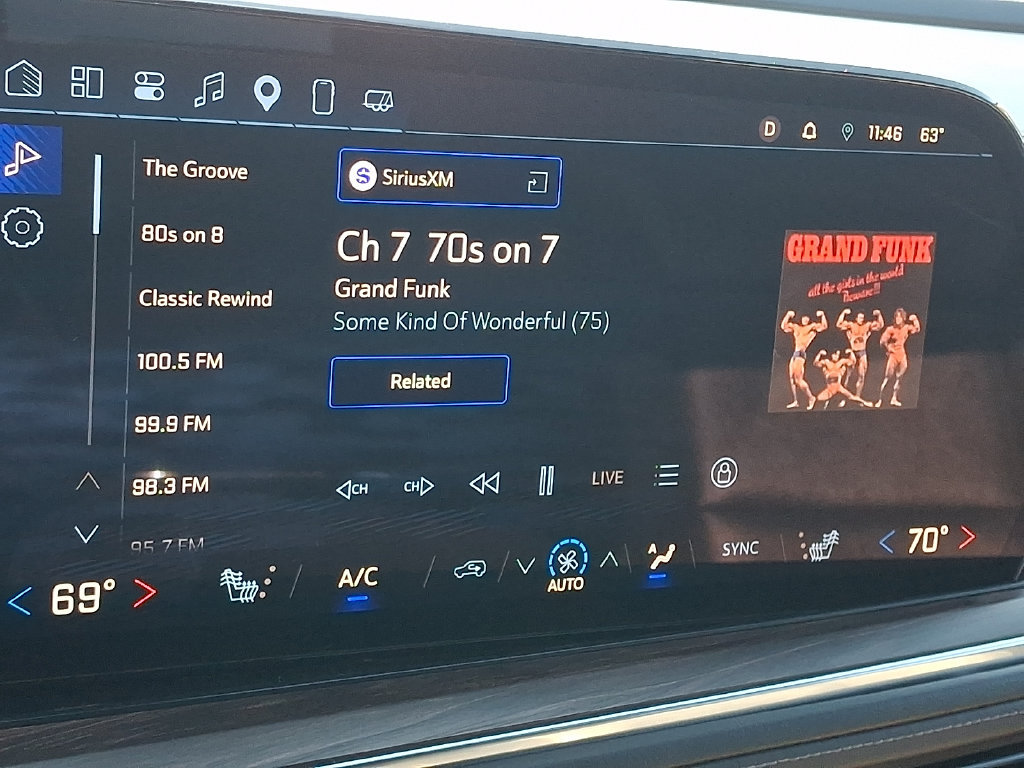 Used 2025 Chevrolet Suburban Z71 AWD/4WD image 24