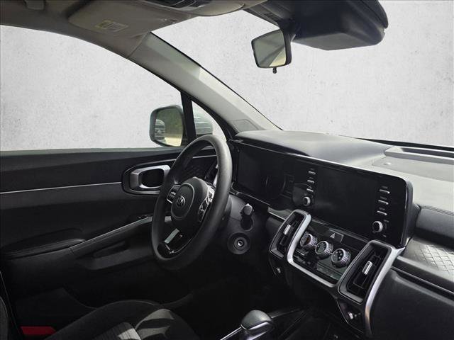 Used 2021 Kia Sorento LX image 10