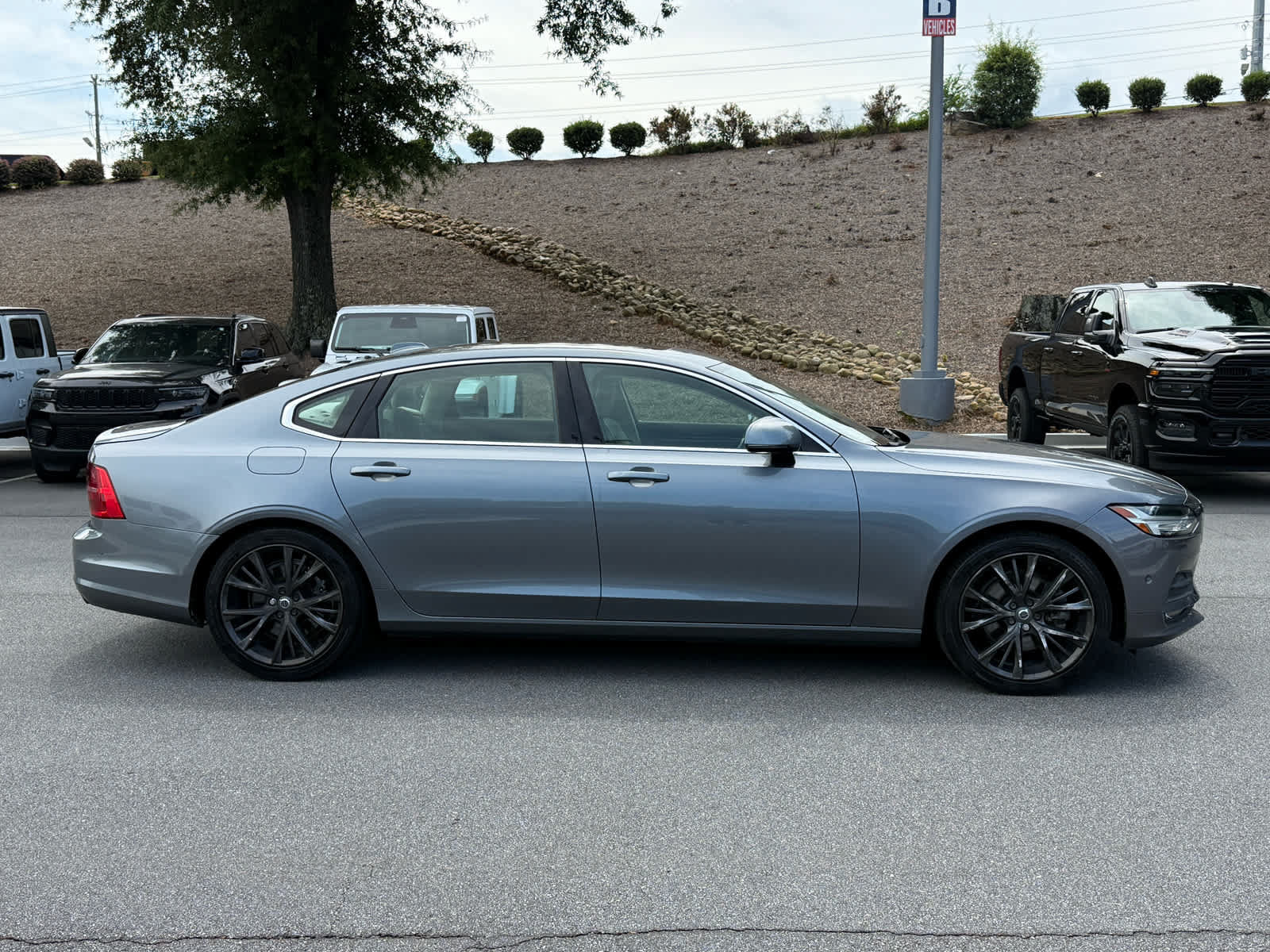 Used 2018 Volvo S90 T5 Momentum AWD/4WD image 6