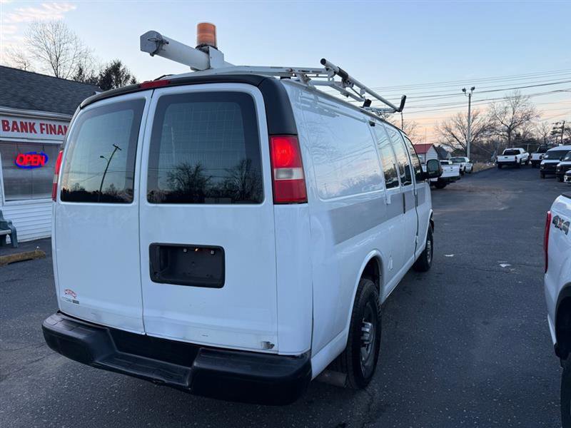 Used 2011 Chevrolet Express 2500 image 3
