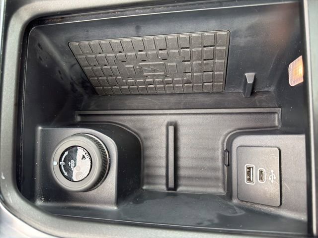 Used 2025 Ford Expedition Active image 45