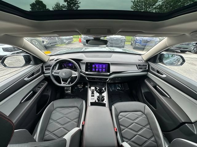 Certified 2025 Volkswagen Atlas Peak Edition SE AWD/4WD image 13