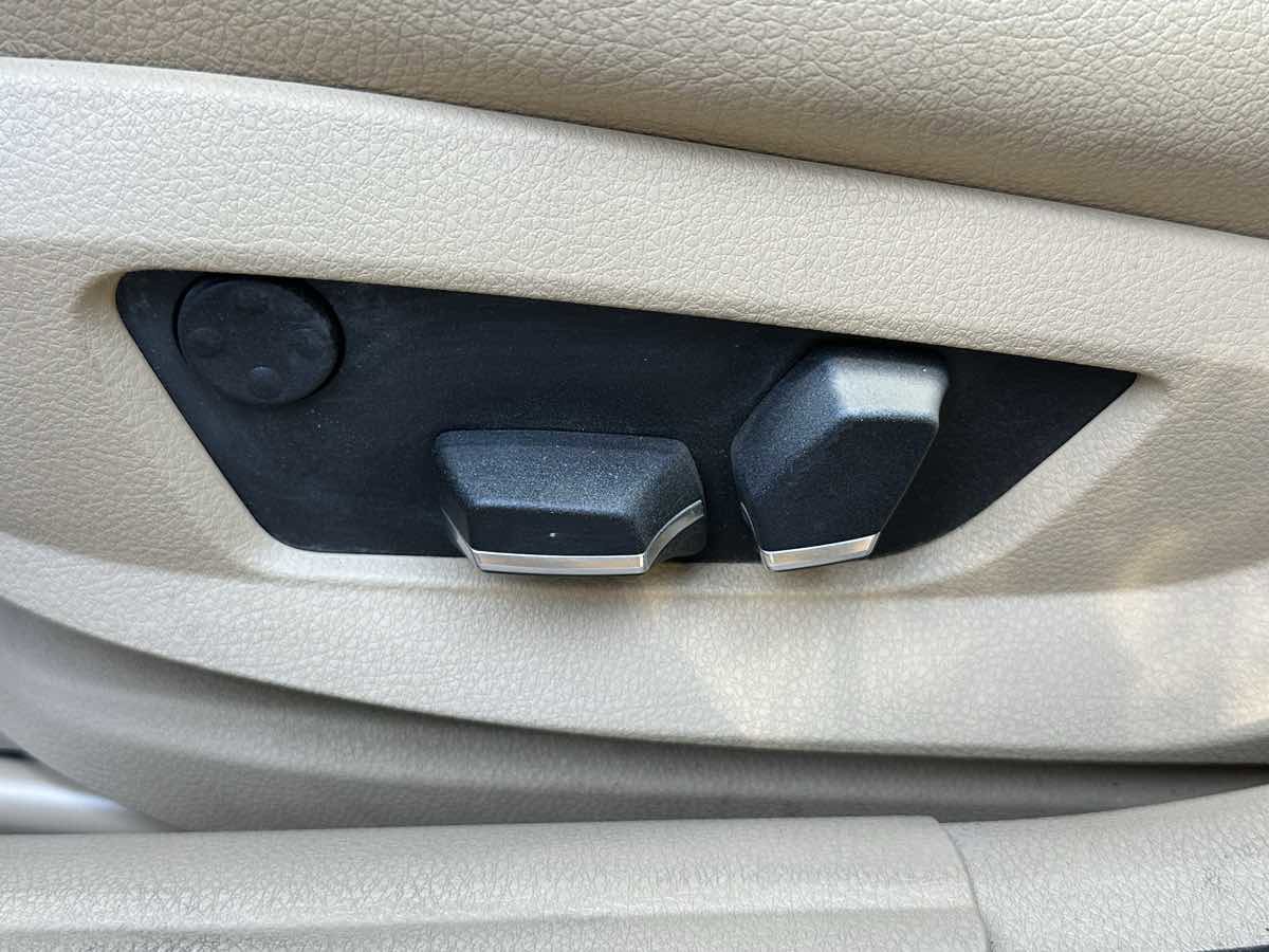 Used 2013 BMW 528i Sedan RWD image 25