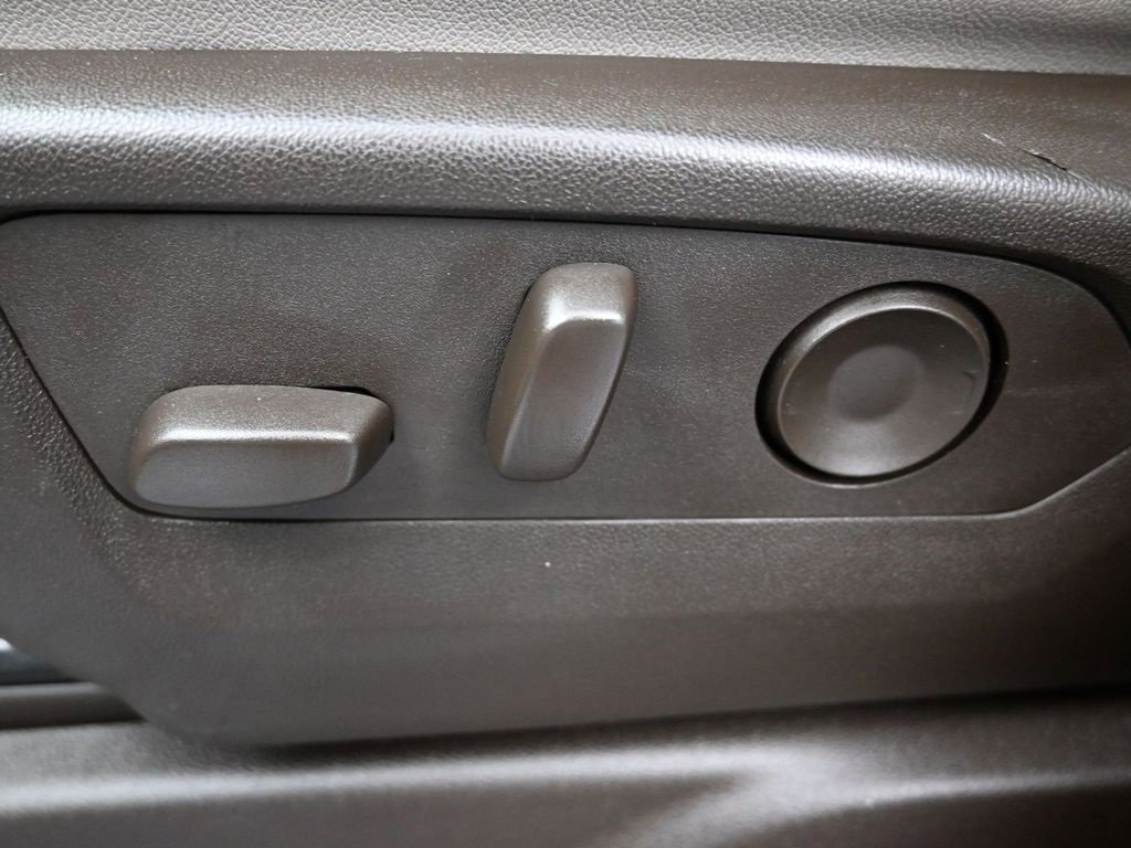 Used 2024 Chevrolet Suburban LT image 11