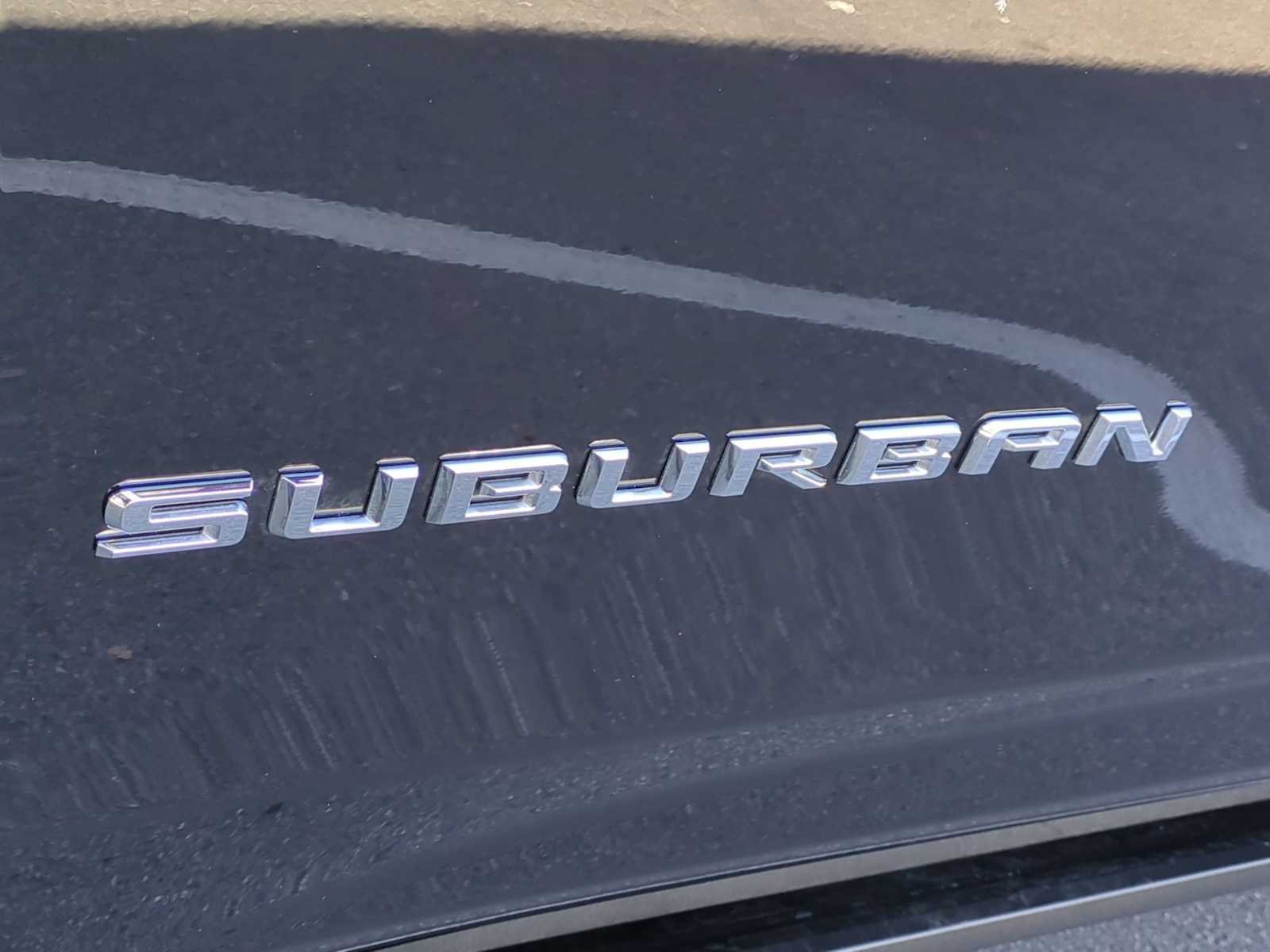 Used 2026 Chevrolet Suburban High Country AWD/4WD image 9