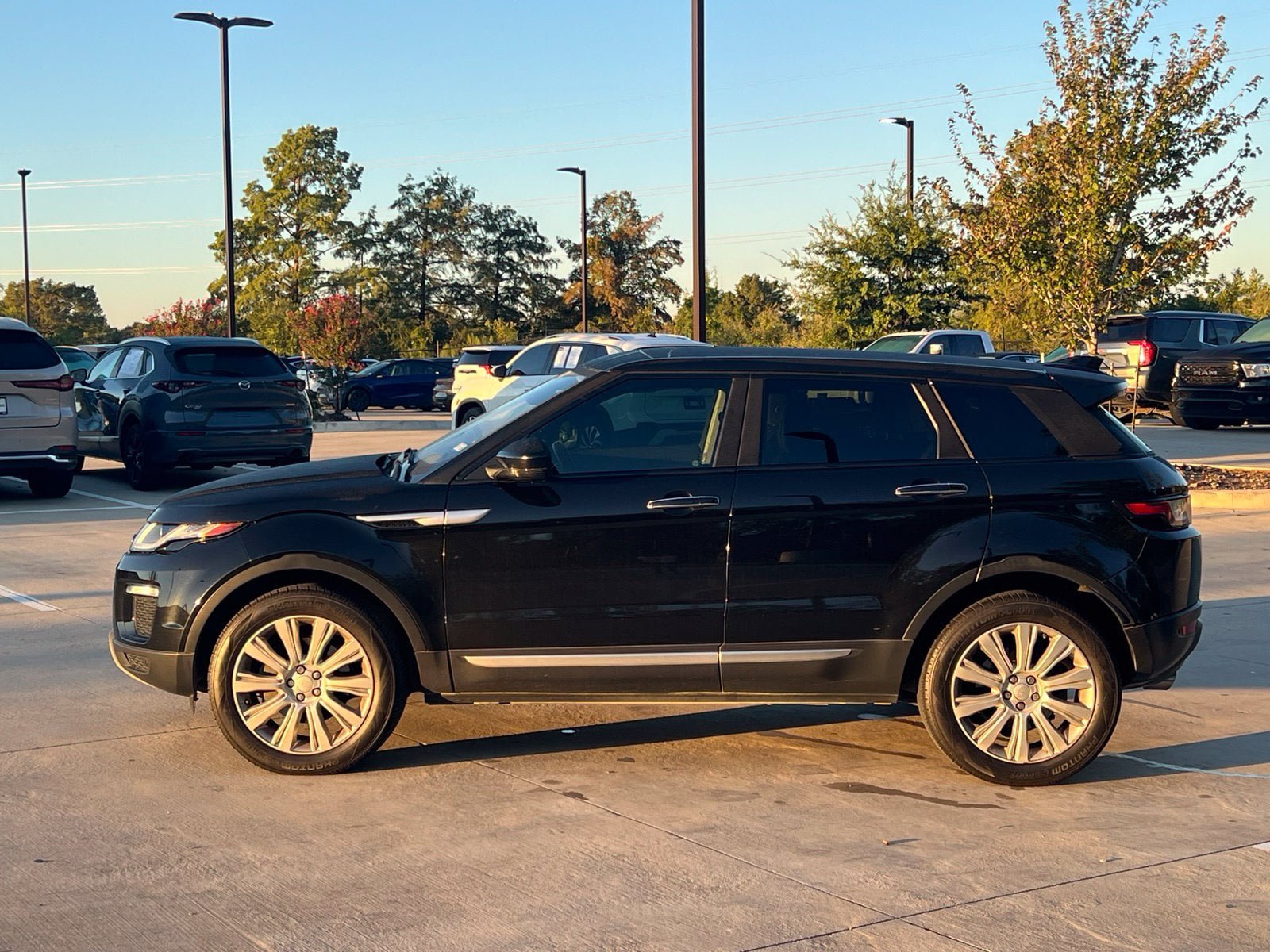 Used 2018 Land Rover Range Rover Evoque HSE AWD/4WD image 6