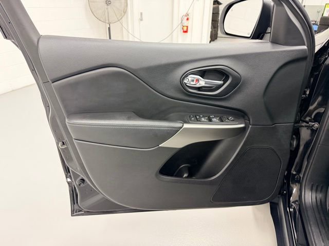 Used 2021 Jeep Cherokee Latitude Lux 80th Anniv w/ Quick Order Package 26U 80TH image 22