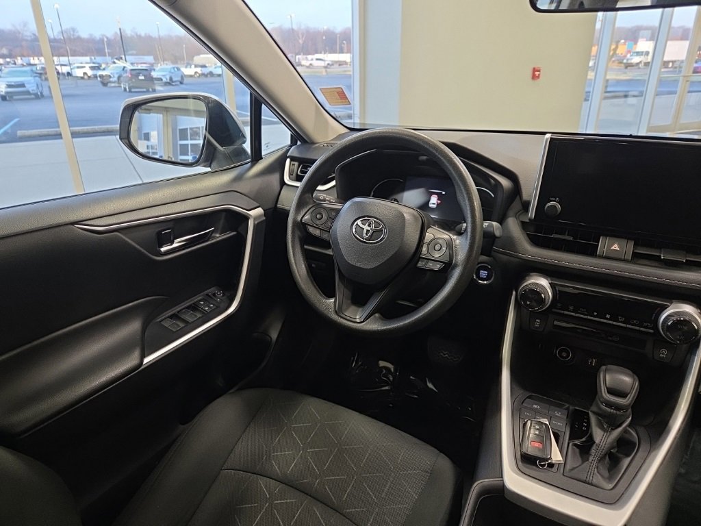 Used 2024 Toyota RAV4 XLE image 17