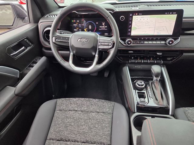 Used 2025 Chevrolet Colorado Z71 w/ Midnight Edition image 14